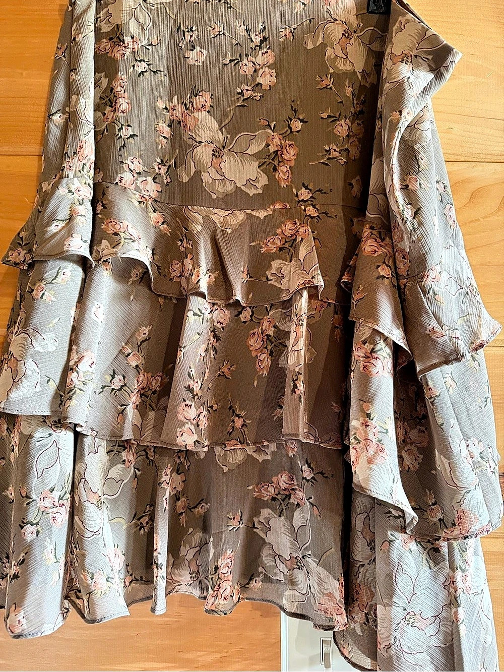 Lauren Ralph Lauren Floral Ruffle skirt in Gray & Pink Size 12